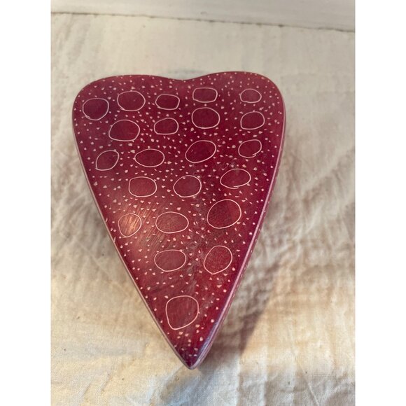 Handcrafted Heart-Shaped Stone Trinket Box With Red & White Polka Dot Design Ken - Picture 2 of 12